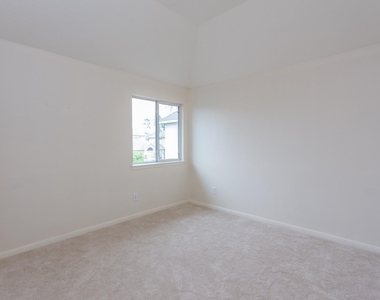 3107 Rosholt Drive - Photo Thumbnail 32