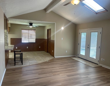 11326 Sagemeadow Lane - Photo Thumbnail 4