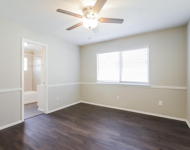 10318 Bushy Creek Drive - Photo Thumbnail 6