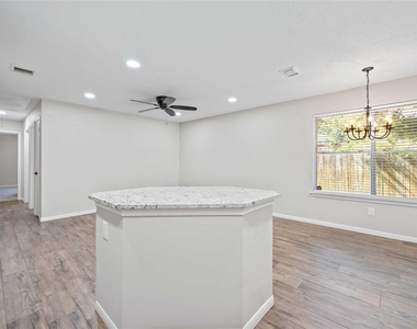 5418 Roserock Lane - Photo Thumbnail 15