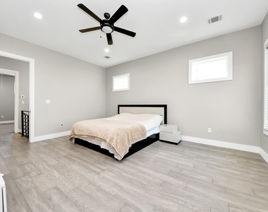 1805 Blodgett Street - Photo Thumbnail 15