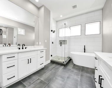 1805 Blodgett Street - Photo Thumbnail 16