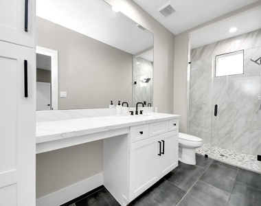 1805 Blodgett Street - Photo Thumbnail 23