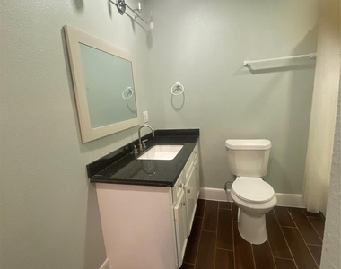 7 Dowling Street - Photo Thumbnail 10