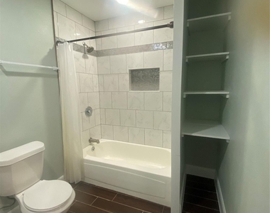 7 Dowling Street - Photo Thumbnail 11
