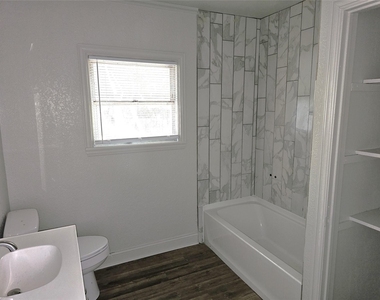 806 17th Avenue N - Photo Thumbnail 8
