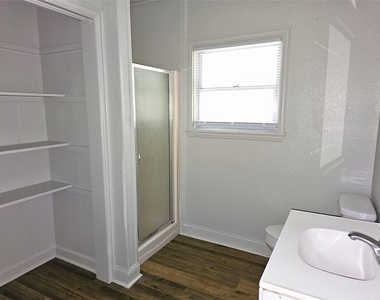 806 17th Avenue N - Photo Thumbnail 9