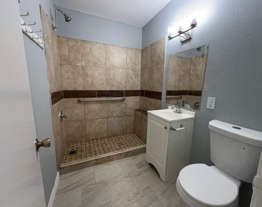 405 Johnson Street - Photo Thumbnail 8