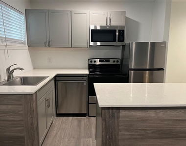 1722 Colquitt St - Photo Thumbnail 2