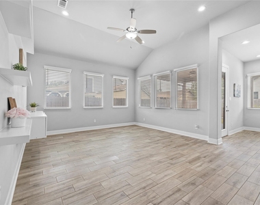 8938 Intervale Street - Photo Thumbnail 13