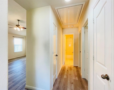 2406 Blue Reef Drive - Photo Thumbnail 13