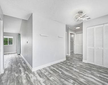 435 Ocean Park Lane - Photo Thumbnail 2
