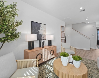 9217 Washington Heights - Photo Thumbnail 9