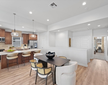9217 Washington Heights - Photo Thumbnail 14