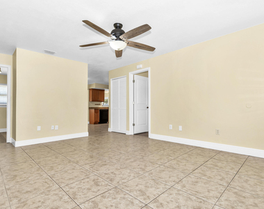 558 Oxford Avenue - Photo Thumbnail 11