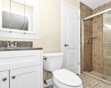 558 Oxford Avenue - Photo Thumbnail 28