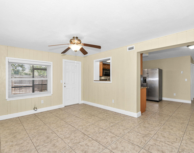 558 Oxford Avenue - Photo Thumbnail 15