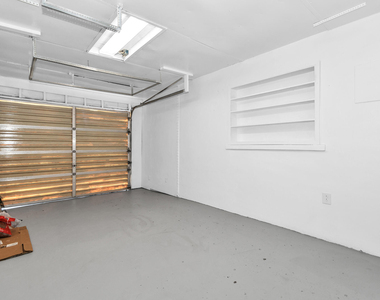 558 Oxford Avenue - Photo Thumbnail 38