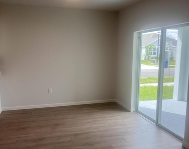 1684 Garabaldi Circle Se - Photo Thumbnail 4