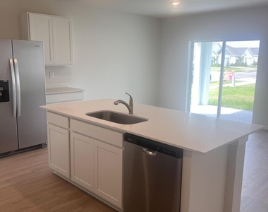 1684 Garabaldi Circle Se - Photo Thumbnail 1