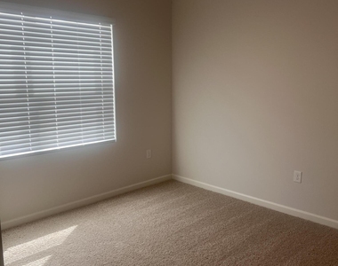 1684 Garabaldi Circle Se - Photo Thumbnail 11