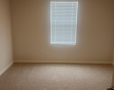 1684 Garabaldi Circle Se - Photo Thumbnail 12