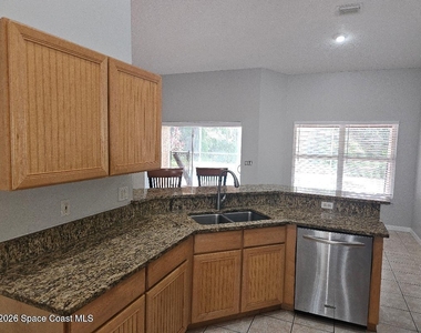 911 Wood Creek Drive - Photo Thumbnail 6