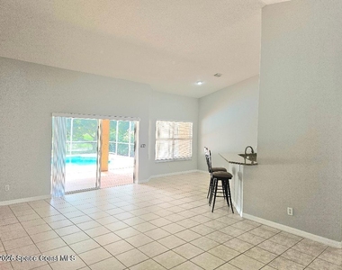 911 Wood Creek Drive - Photo Thumbnail 2