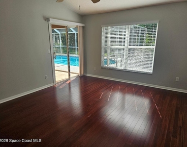 911 Wood Creek Drive - Photo Thumbnail 9