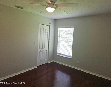 911 Wood Creek Drive - Photo Thumbnail 15
