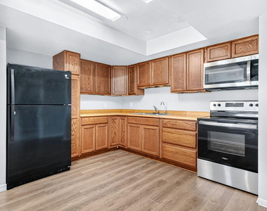 1515 Huntington Lane - Photo Thumbnail 13