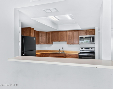 1515 Huntington Lane - Photo Thumbnail 9