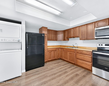 1515 Huntington Lane - Photo Thumbnail 12