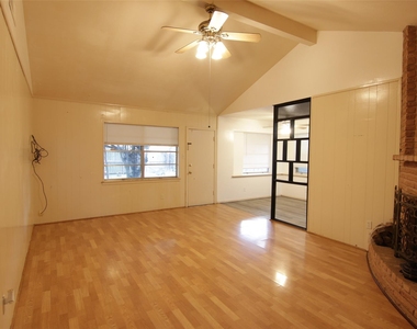 8419 Roos Road - Photo Thumbnail 7
