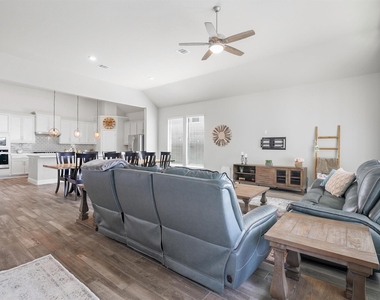 9034 Japonica Drive - Photo Thumbnail 12