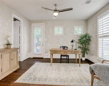 620 Delano Street - Photo Thumbnail 4