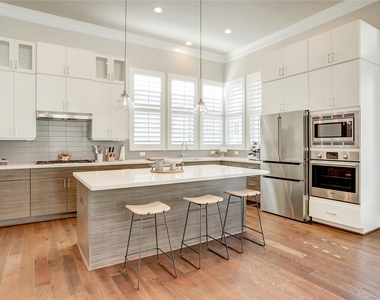 620 Delano Street - Photo Thumbnail 13