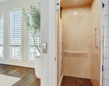 620 Delano Street - Photo Thumbnail 3