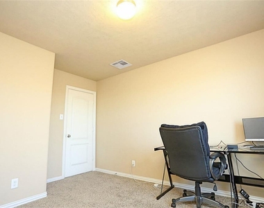 2710 Diamond Vista Lane - Photo Thumbnail 16