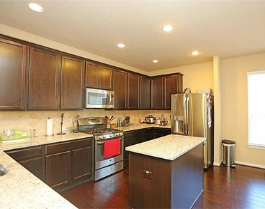2710 Diamond Vista Lane - Photo Thumbnail 6