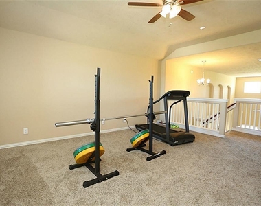 2710 Diamond Vista Lane - Photo Thumbnail 14