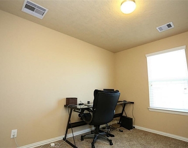 2710 Diamond Vista Lane - Photo Thumbnail 17