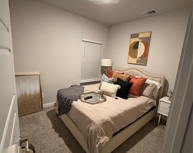 12583 Fleet River Road - Photo Thumbnail 7