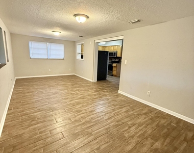 974 Poinsetta Street - Photo Thumbnail 12