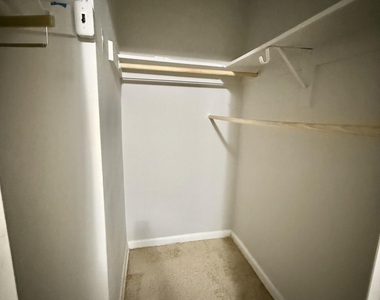 974 Poinsetta Street - Photo Thumbnail 7