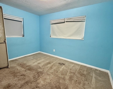 974 Poinsetta Street - Photo Thumbnail 14