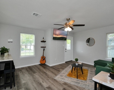 5410 Bataan Road - Photo Thumbnail 3