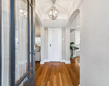 3226 Milburn Street - Photo Thumbnail 27