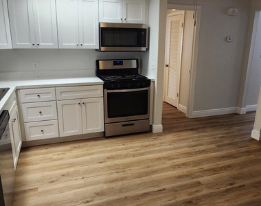 924 Kings Post Road - Photo Thumbnail 8