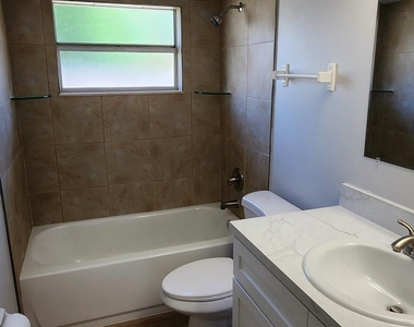 924 Kings Post Road - Photo Thumbnail 18